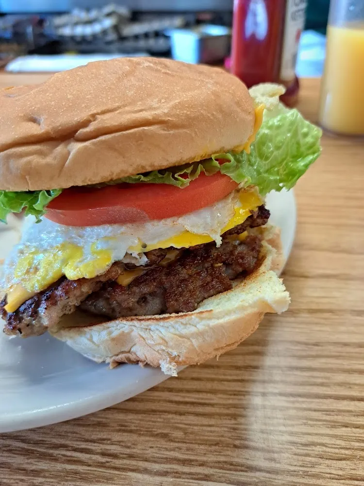 Deluxe Cheeseburger